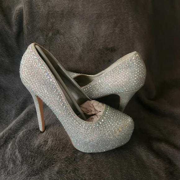 Dream pairs heels - Picture 1 of 6